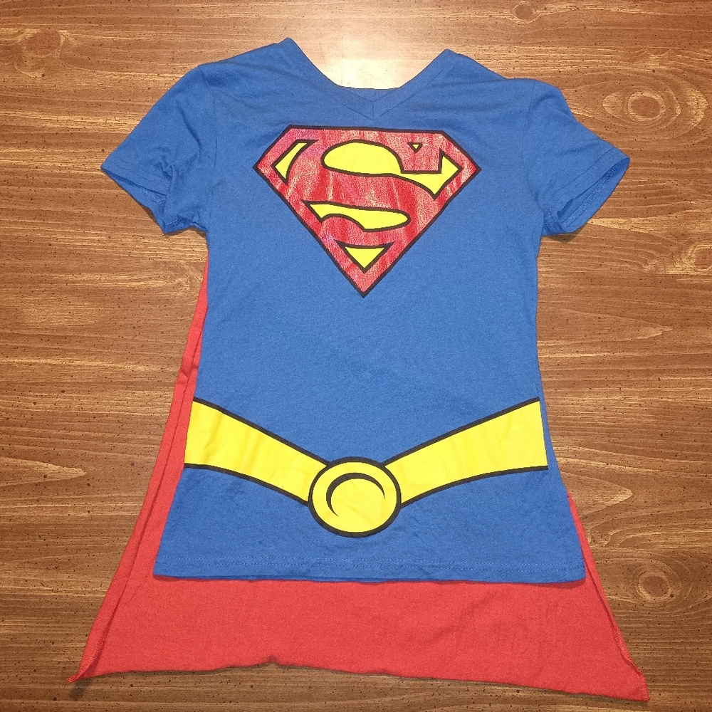 SUPERGIRL T-SHIRT WITH CAPE - Small // Cosplay Costume Tee Shirt DC Comics Hero